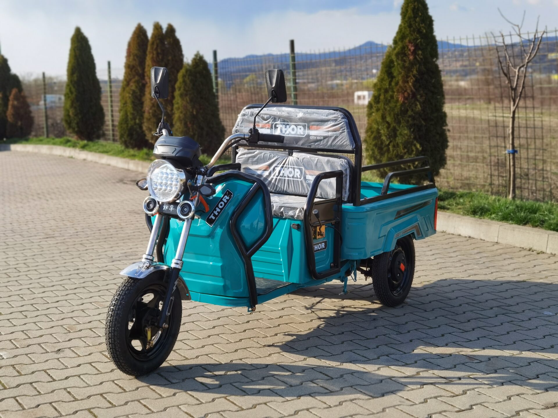 Triciclu electric Thor City Eco Turcoaz 650W 48V20Ah FARA PERMIS Triciclu electric Thor City Eco Turcoaz 650W 48V20Ah FARA PERMIS
