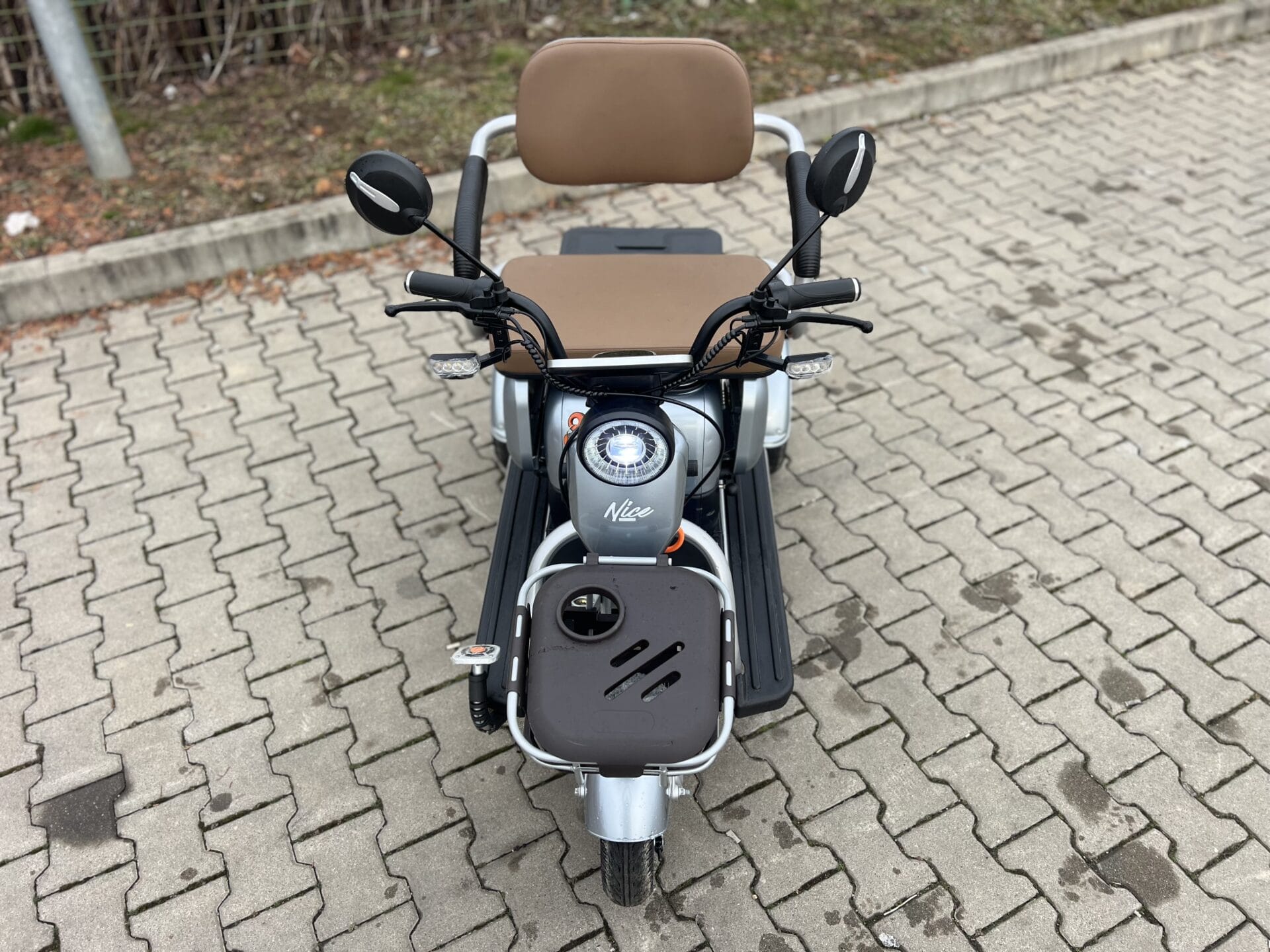 Triciclu electric THOR SUPER XL gri 650 W 48V 20Ah FARA PERMIS