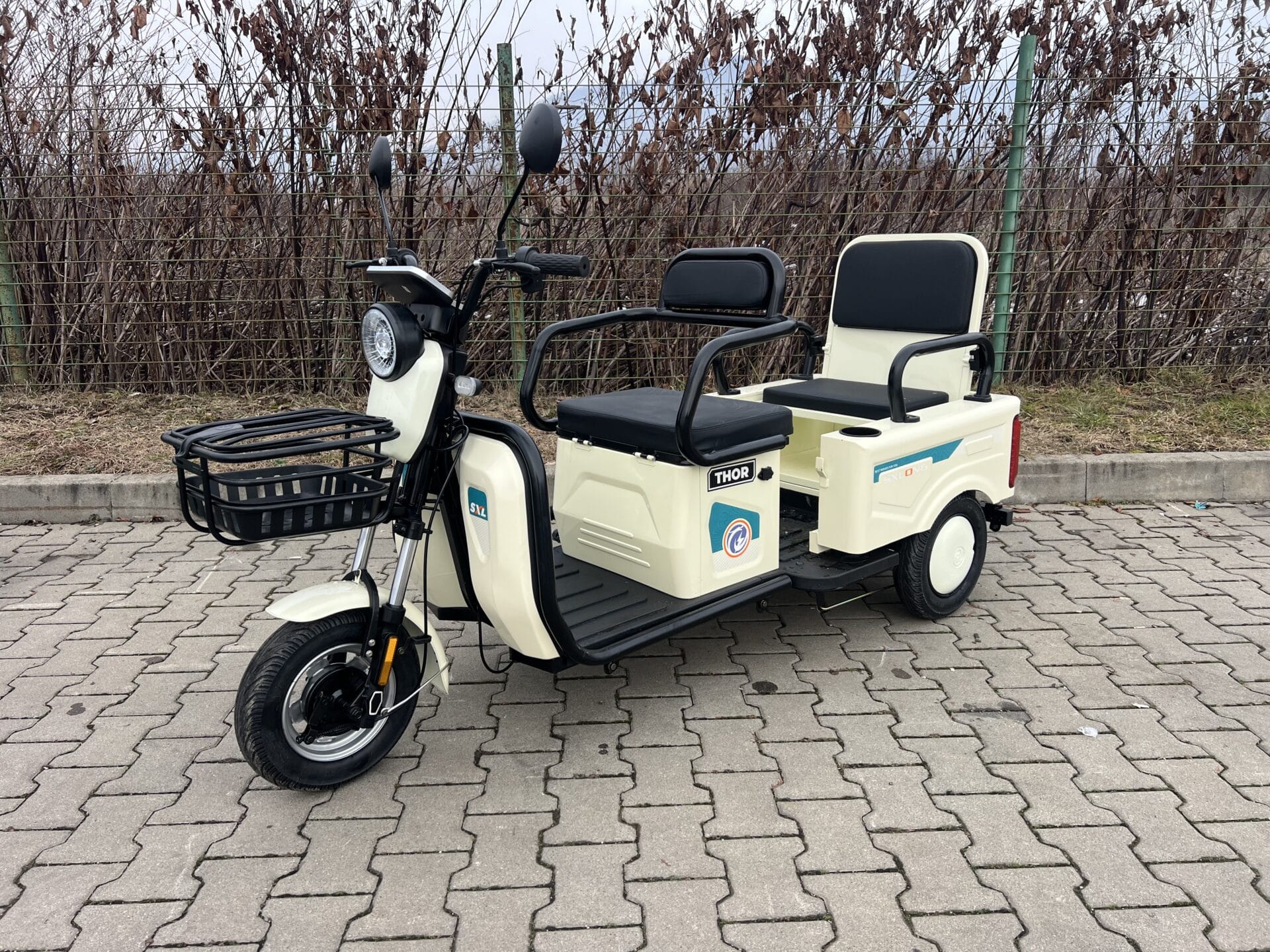 Triciclu electric THOR SX Long alb 600 W 48V 20Ah FARA PERMIS 25km